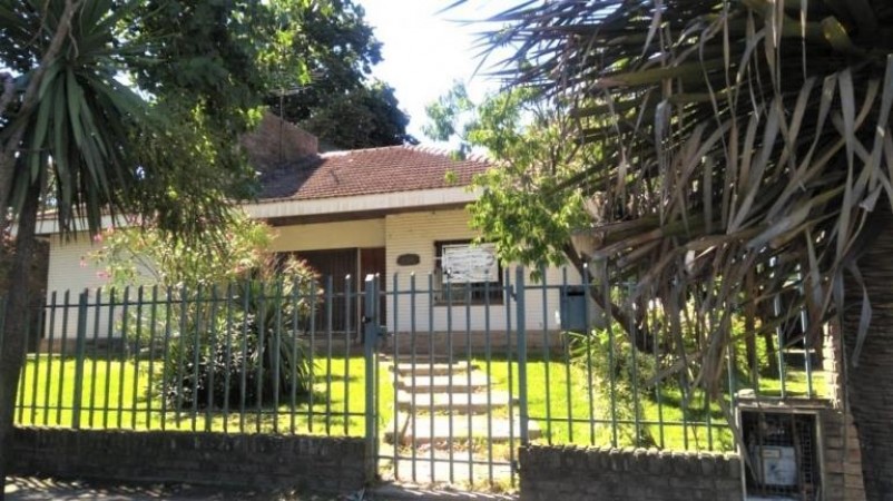 CHALET DE 4 AMB. CON PARQUE
