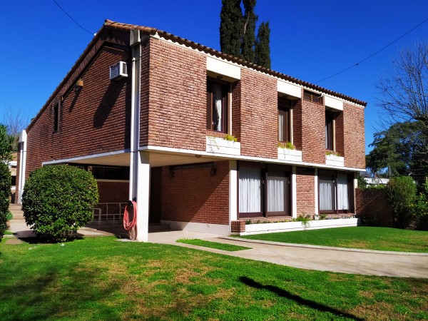 HERMOSA CASA QUNTA   BARRIO LOS NOGALES