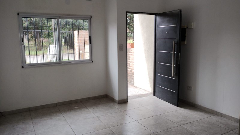 DUPLEX 3 AMB. CON COCHERA Y FONDO LIBRE
