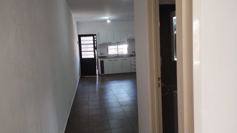DEPARTAMENTO DE 2 AMBIENTES C/ BALCON Y COCHERA