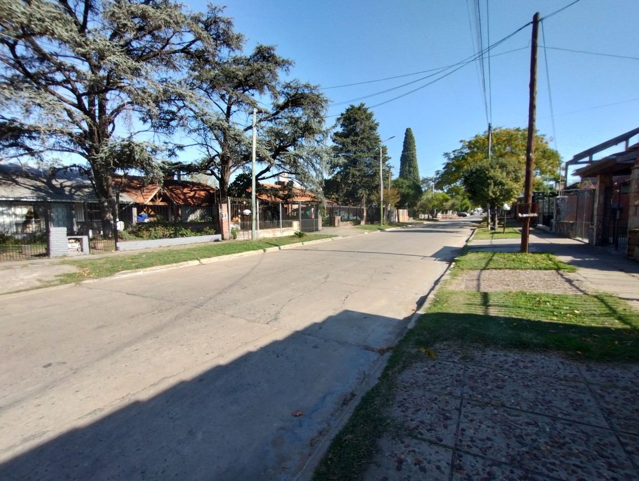  CHALET 5 AMB C/PARQUE Y GARAGE. (LOS POLVORINES)