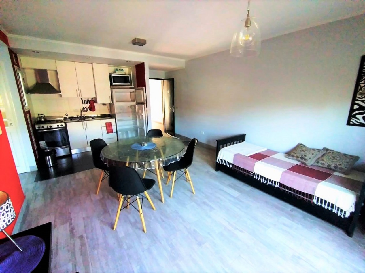 VILLA GESELL ( COSTA ATLANTICA)   DEPTO. 2 AMB. AMOBLADO A NUEVO  AV. 3 N° 2317  E/ PASEOS 123 Y 124