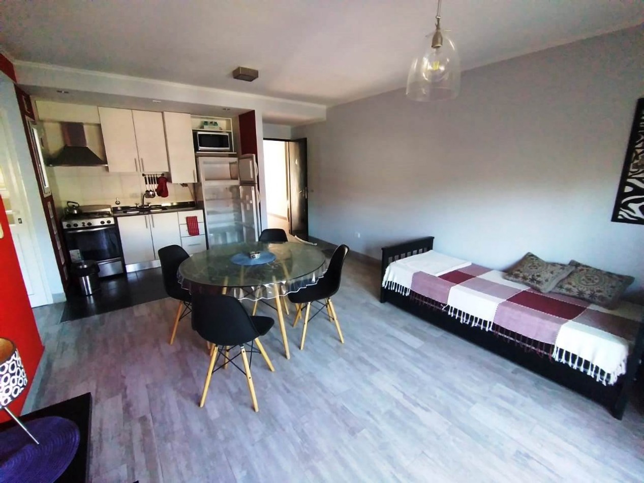 VILLA GESELL ( COSTA ATLANTICA)   DEPTO. 2 AMB. AMOBLADO A NUEVO  AV. 3 N° 2317  E/ PASEOS 123 Y 124