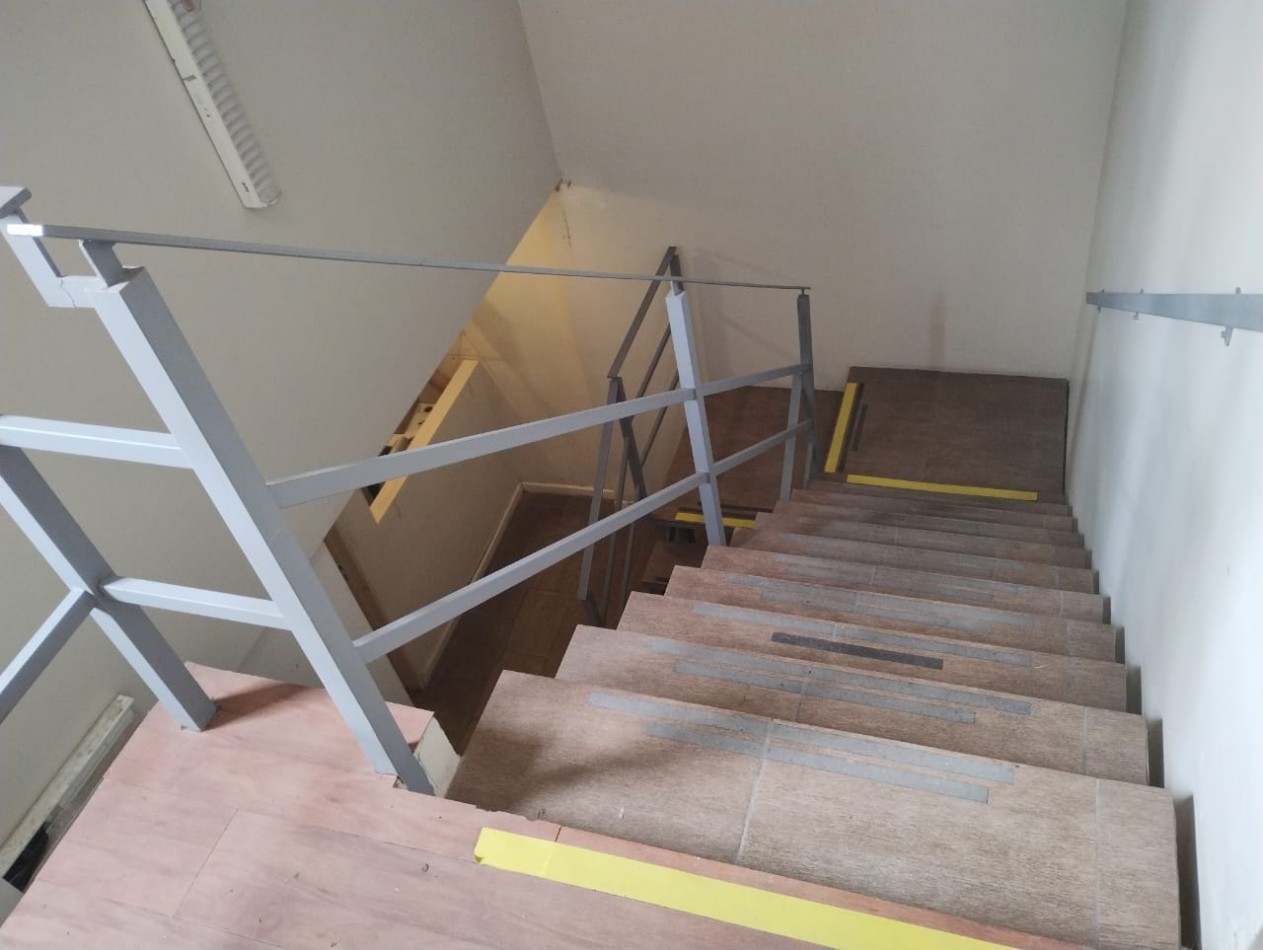 PREDIO UNICO!!!  (SAN MIGUEL CTRO.) LOCAL  451 M2. CON DEPOSITO PLANTA ALTA  250 M2.