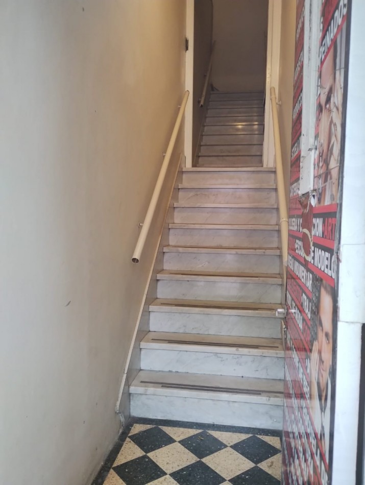 PREDIO UNICO!!!  (SAN MIGUEL CTRO.) LOCAL  451 M2. CON DEPOSITO PLANTA ALTA  250 M2.