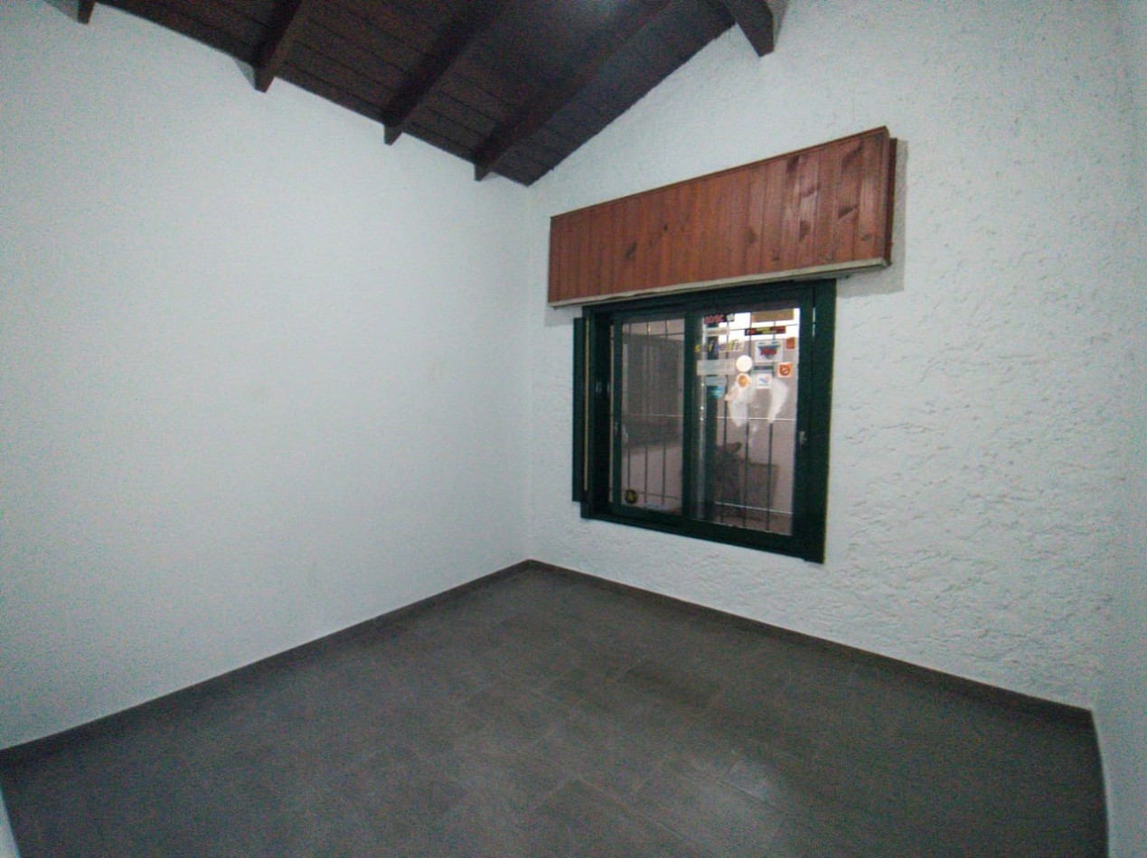 CHALET 3 AMB. GARAGE  2 VEHICULOS/ PATIO