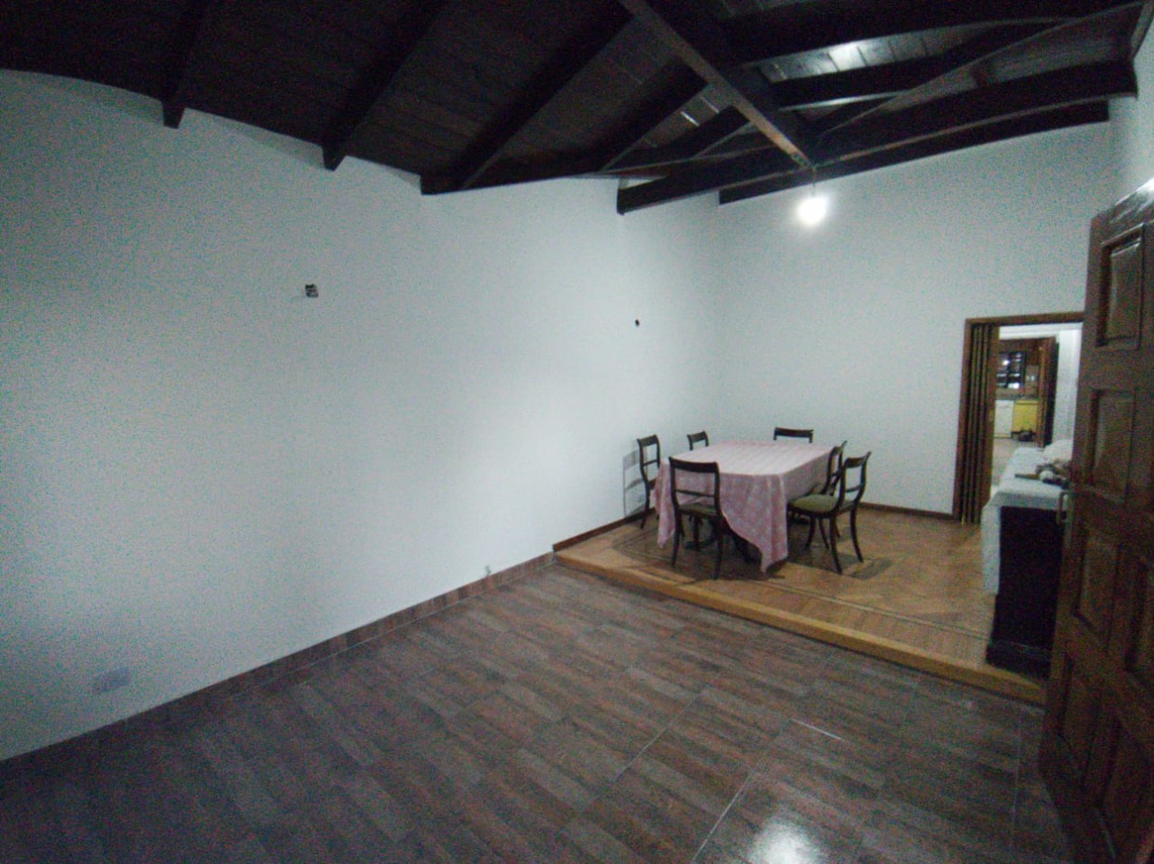 CHALET 3 AMB. GARAGE  2 VEHICULOS/ PATIO