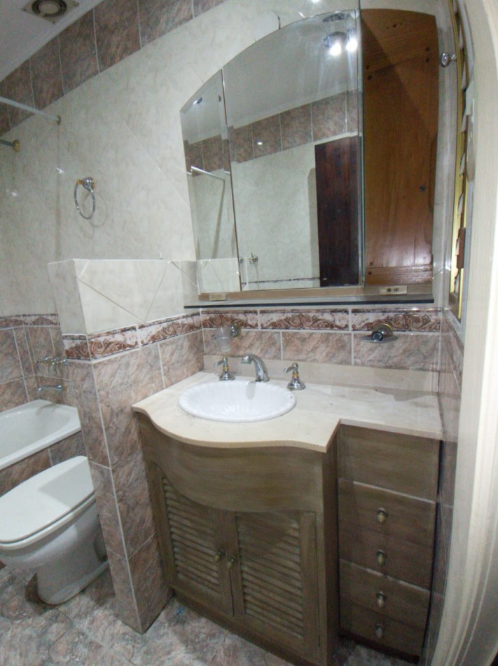 CHALET 3 AMB. GARAGE  2 VEHICULOS/ PATIO