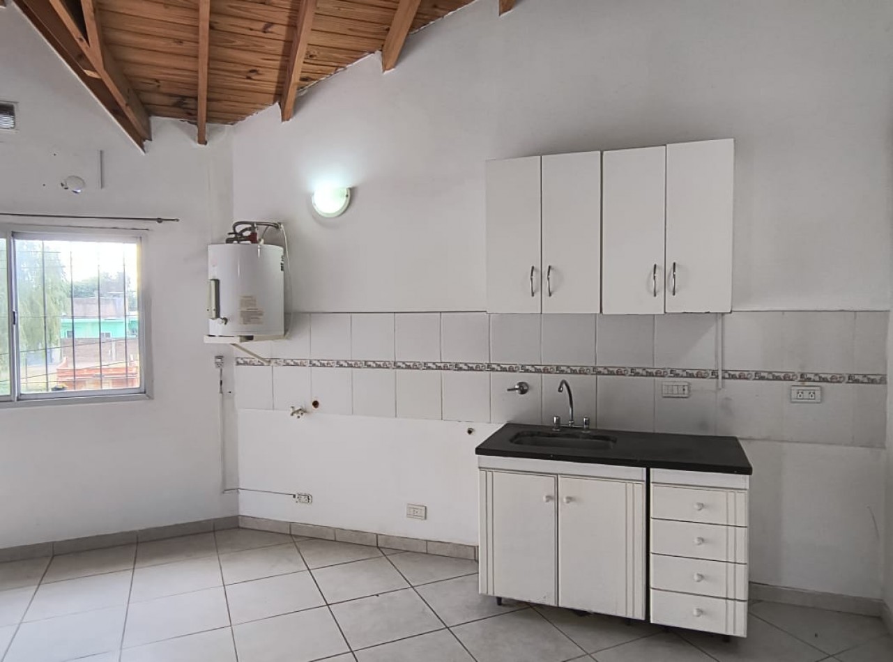 DEPARTAMENTO 3 AMB. AMPLIOS  C/BALCON Y COCHERA (COMPLEJO CERRADO)