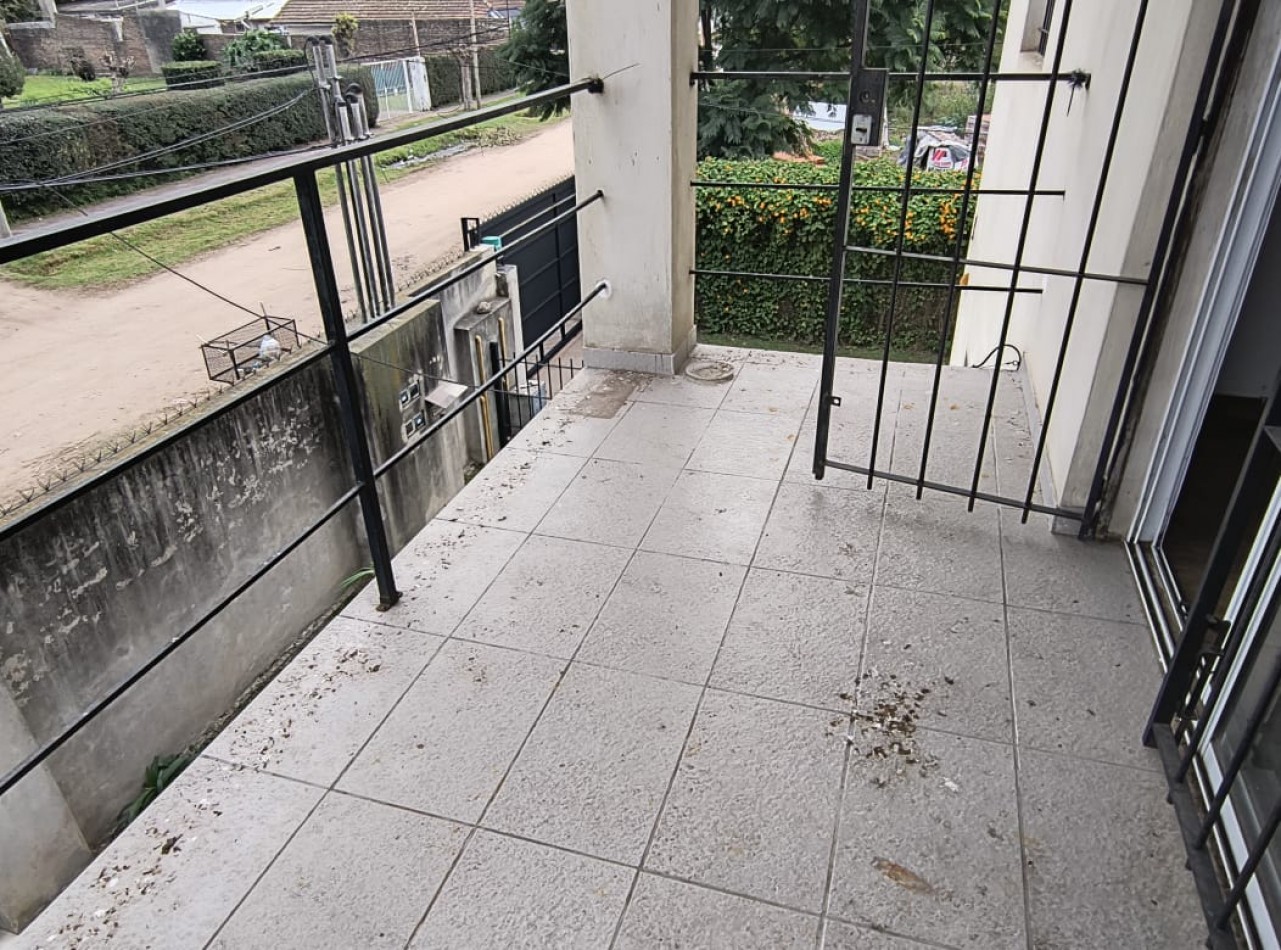 DEPARTAMENTO 3 AMB. AMPLIOS  C/BALCON Y COCHERA (COMPLEJO CERRADO)