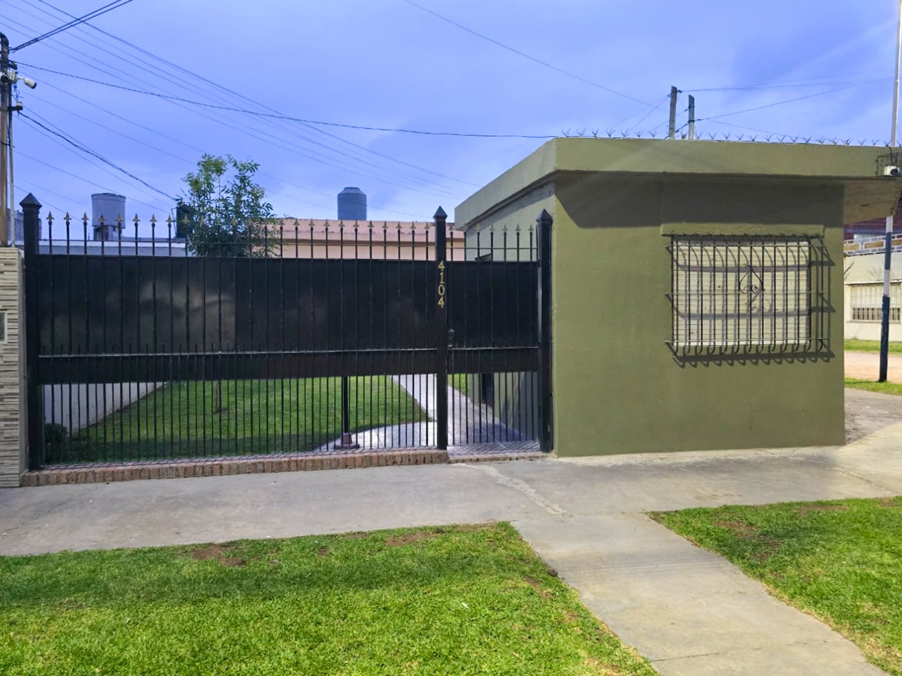 CASA 3 AMB C/ LOCAL  OPORTUNIDAD