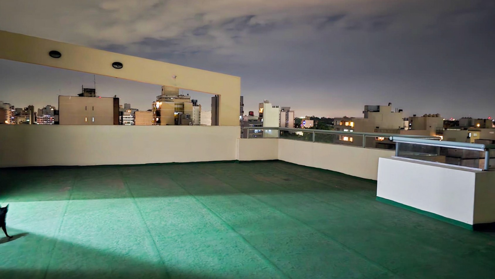 DEPARTAMENTO 2 AMB. C/ BALCON  FTE. SAN MARTIN CTRO.