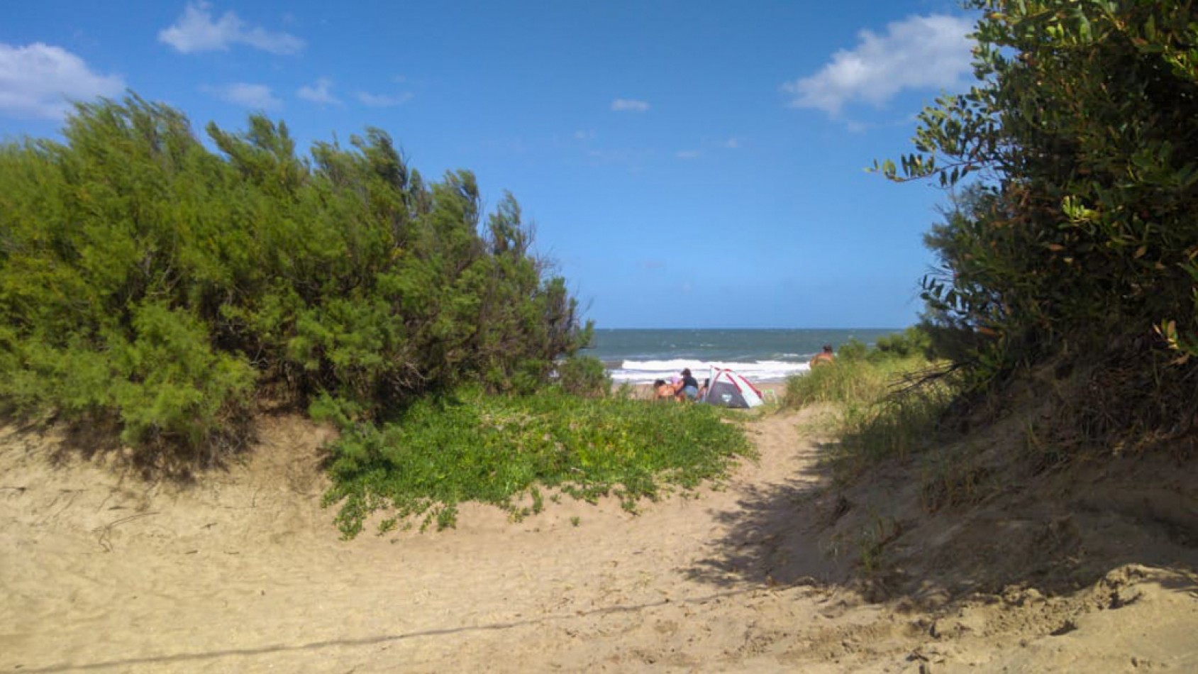 VACACIONES!!! EN VILLA GESELL    DEPTO. 3 AMB. AMPLIOS