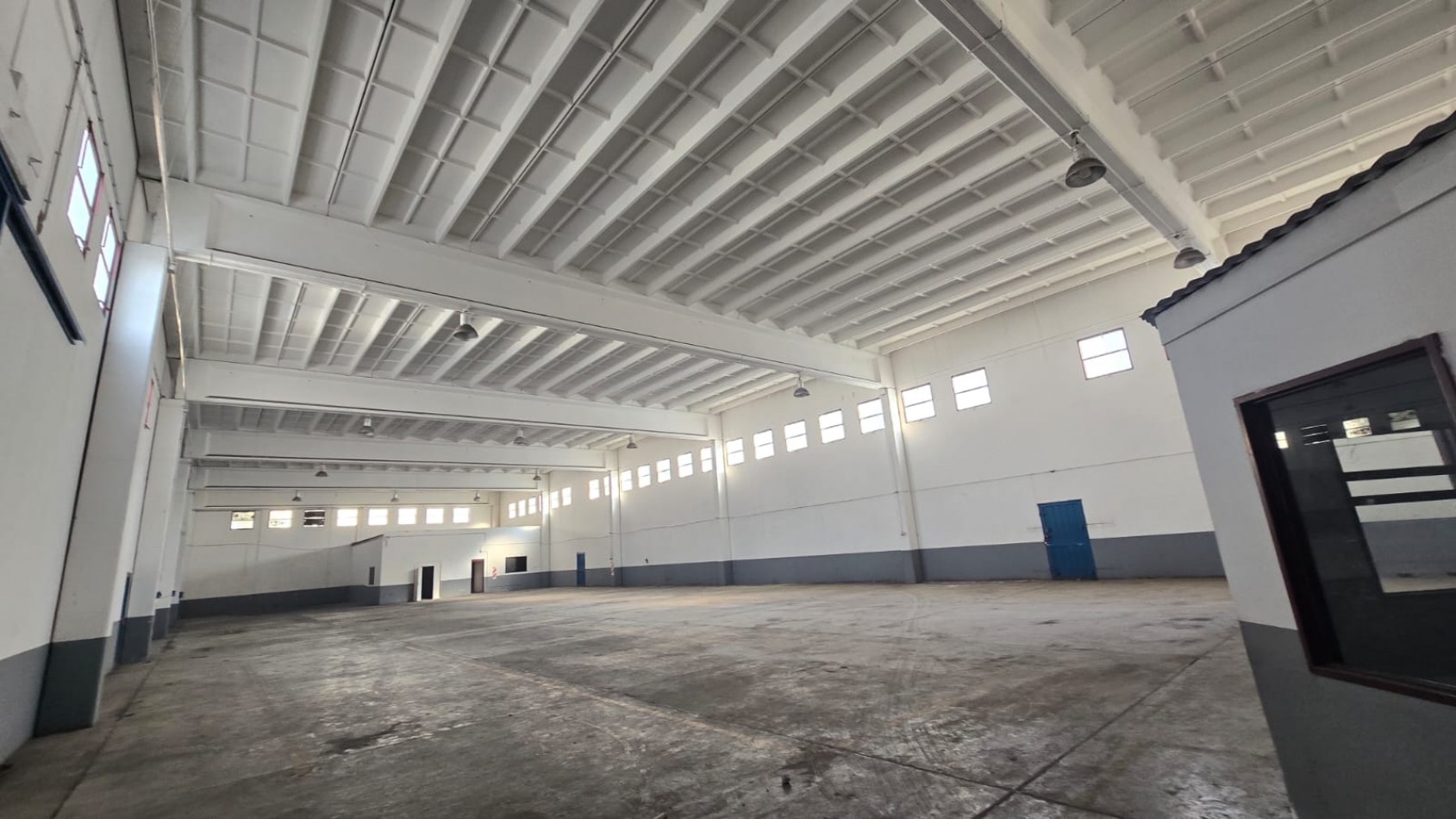 GALPON 2500 M2 