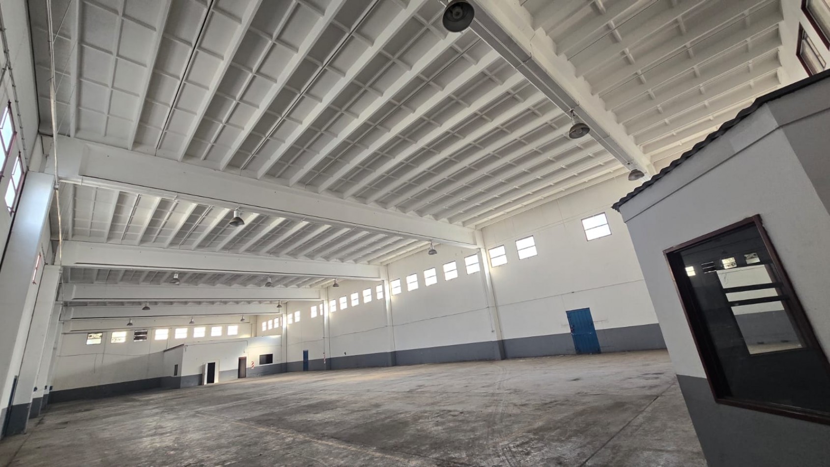 GALPON 2500 M2 