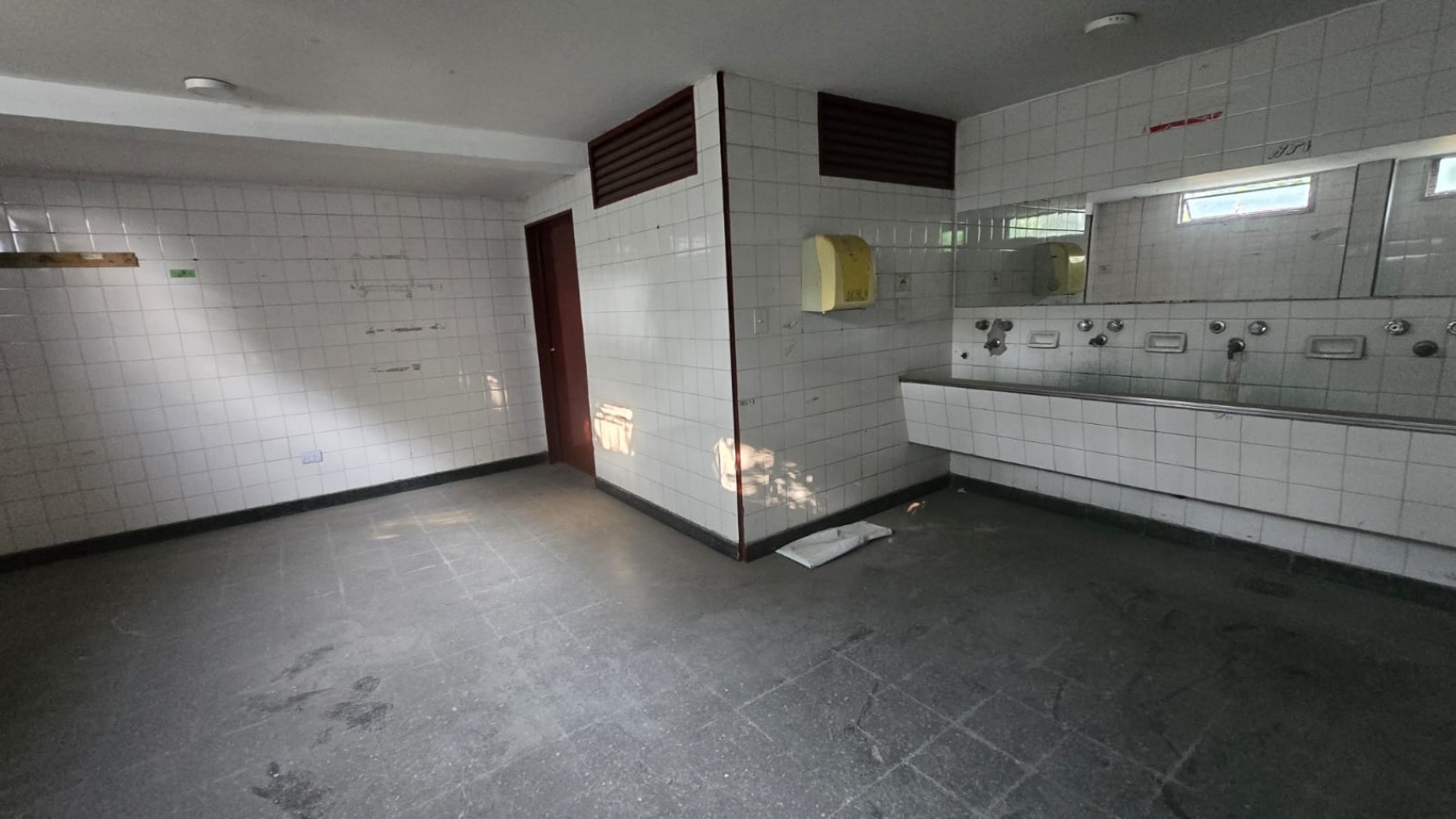 GALPON 2500 M2 