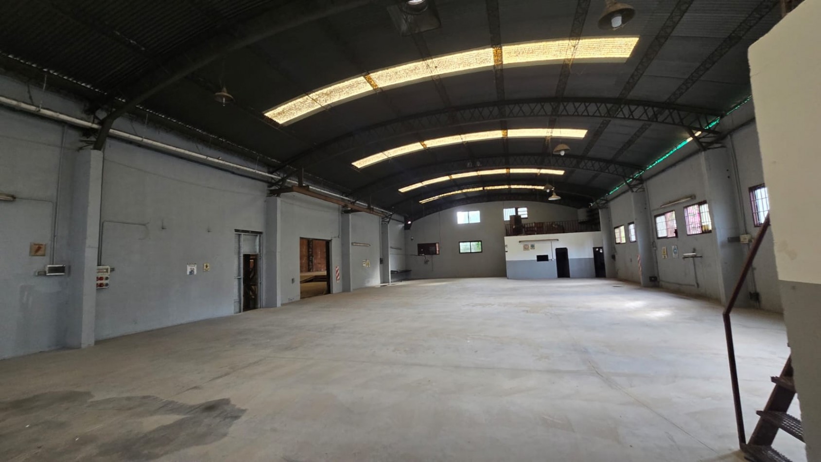 GALPON 600 M2