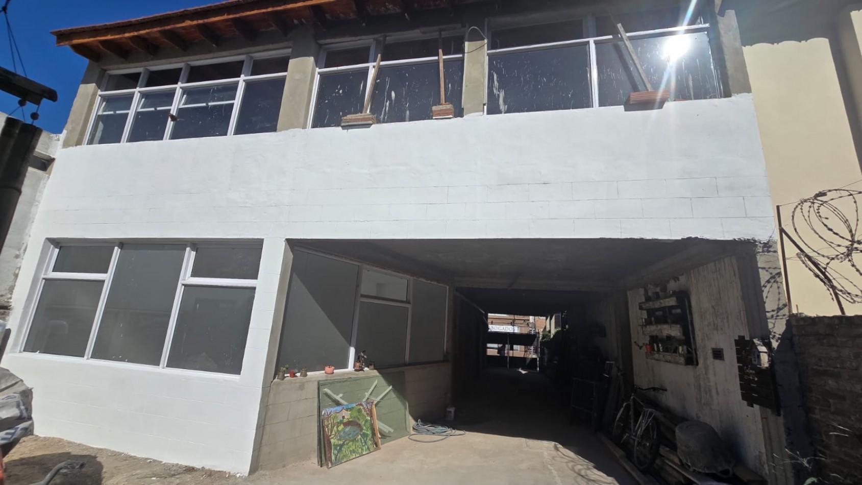  DOS LOCALES Y CASA DE 4 AMB. CON GARAGE VARIOS AUTOS
