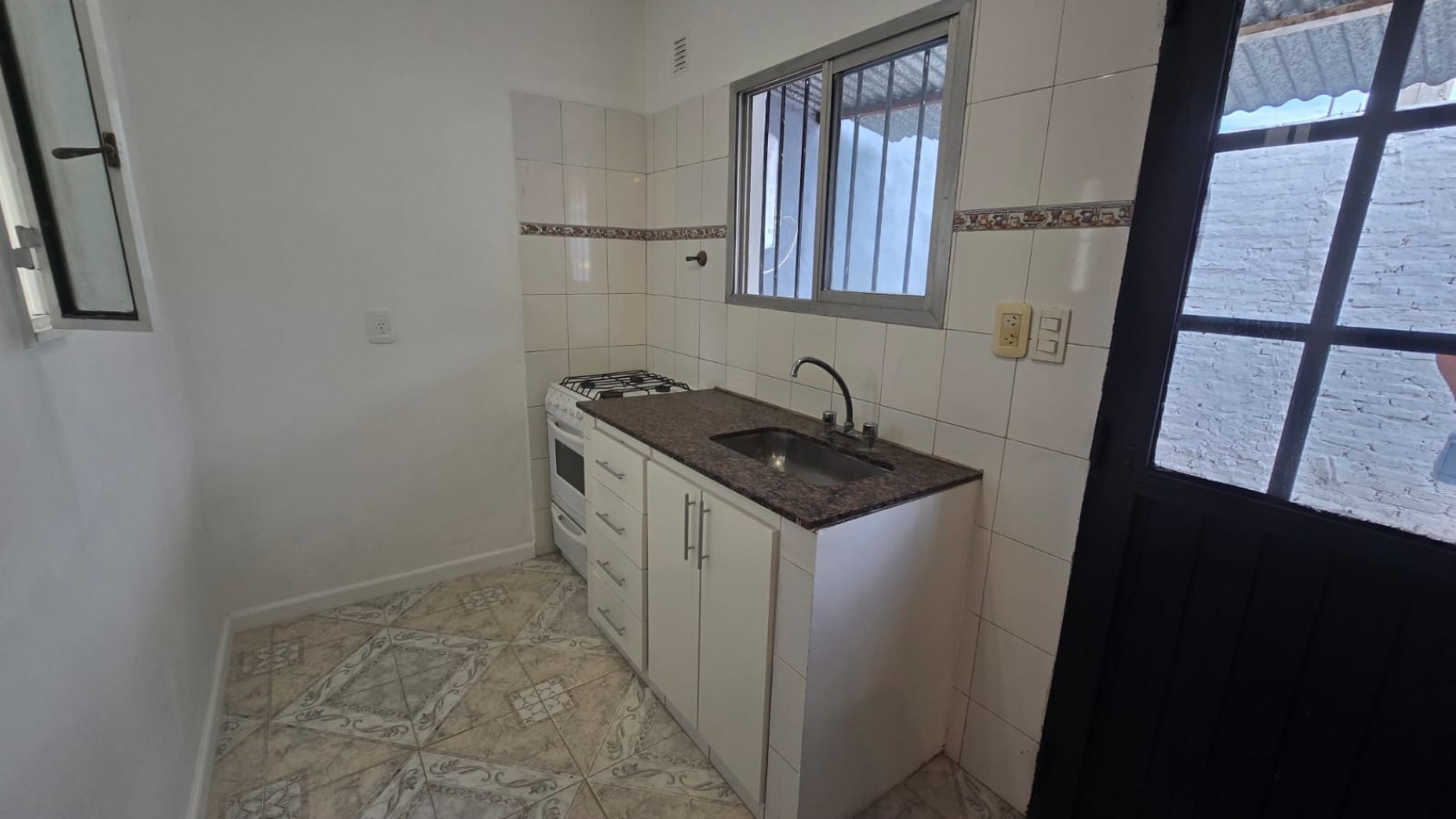 DUPLEX 3 AMB. AMPLIO C/ PATIO Y GARAGE