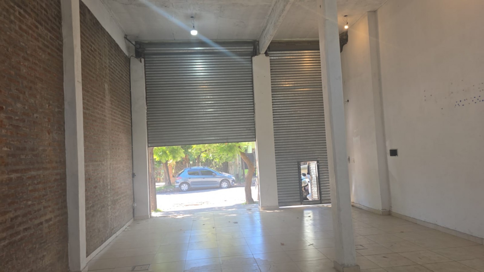 LOCAL 100 M2 