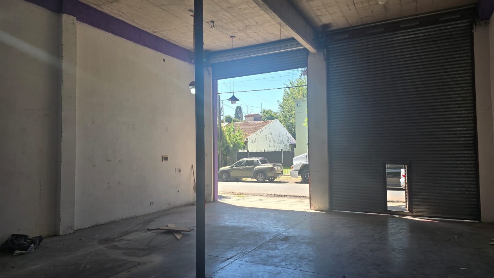 LOCAL 100 M2 