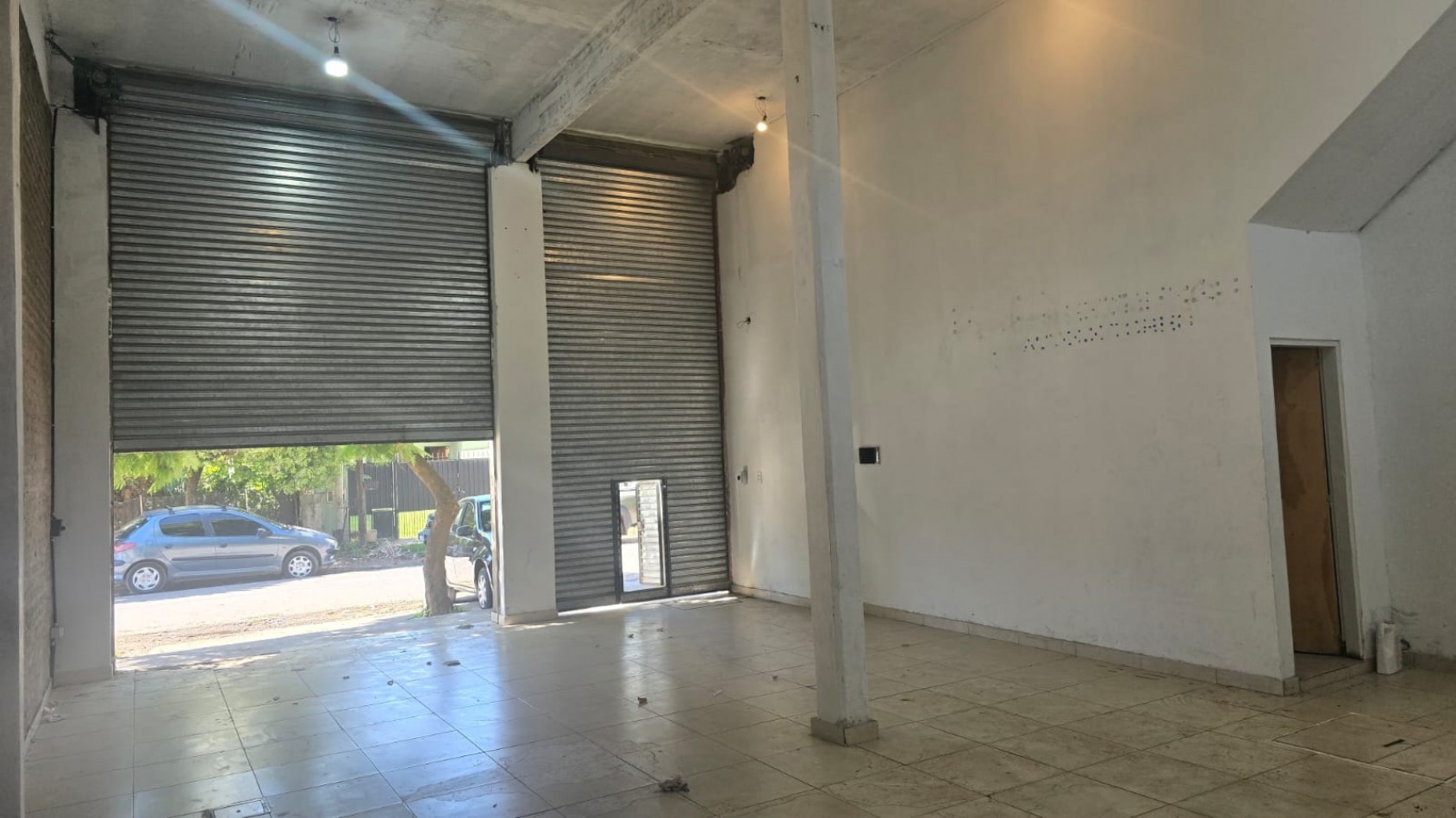 LOCAL 100 M2 