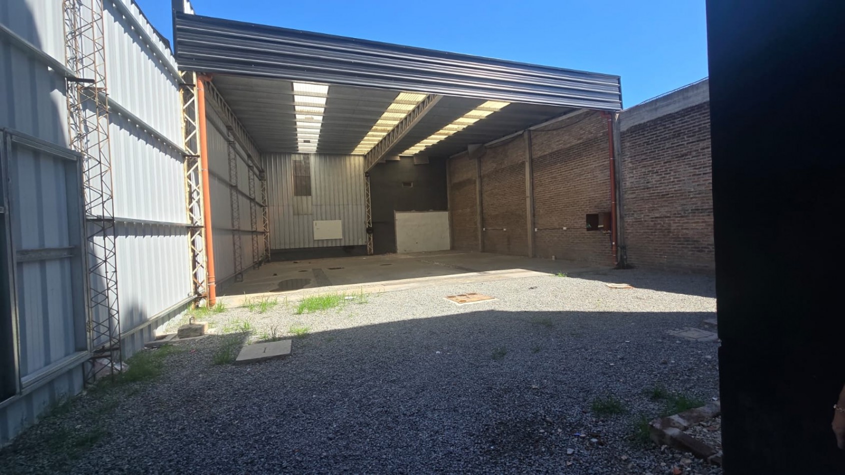 GALPON 180M2
