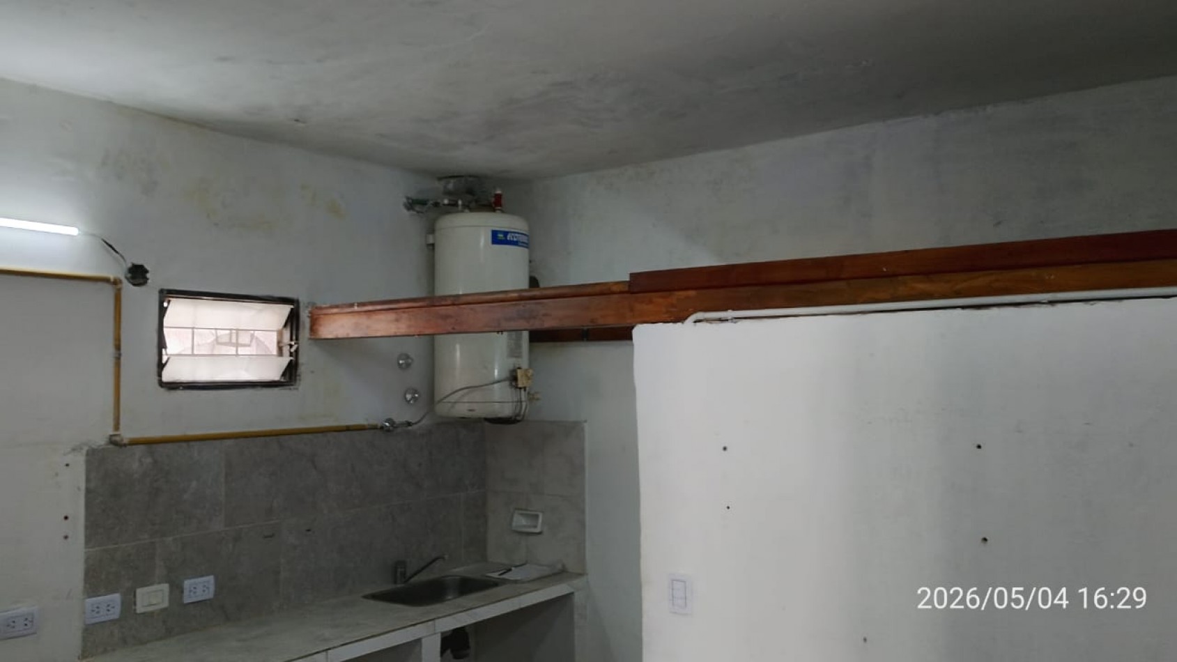 LOCAL 28 M² 