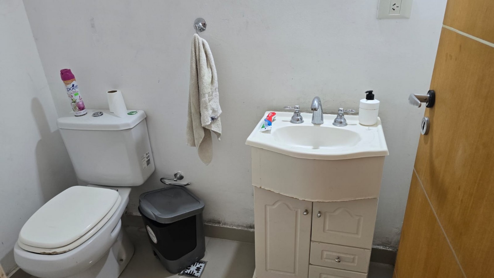 CASA 4 AMB. C/ PISCINA PARQUE QUINCHO Y ENTRADA AUTOS, BARRIO CERRADO 