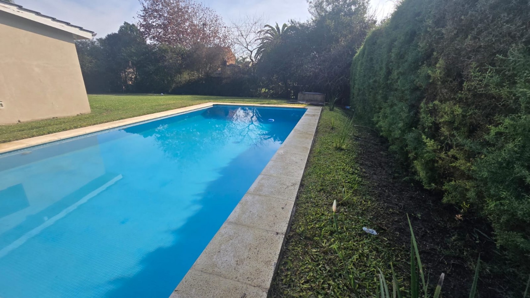CASA 4 AMB. C/ PISCINA PARQUE QUINCHO Y ENTRADA AUTOS, BARRIO CERRADO 