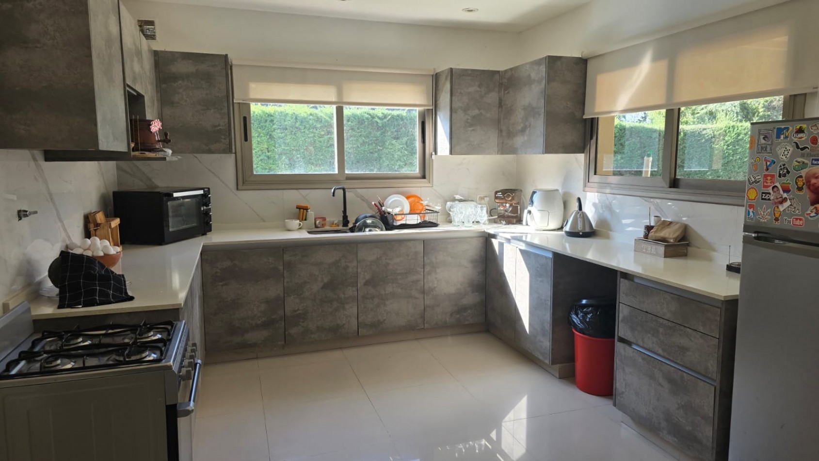 CASA 4 AMB. C/ PISCINA PARQUE QUINCHO Y ENTRADA AUTOS, BARRIO CERRADO 