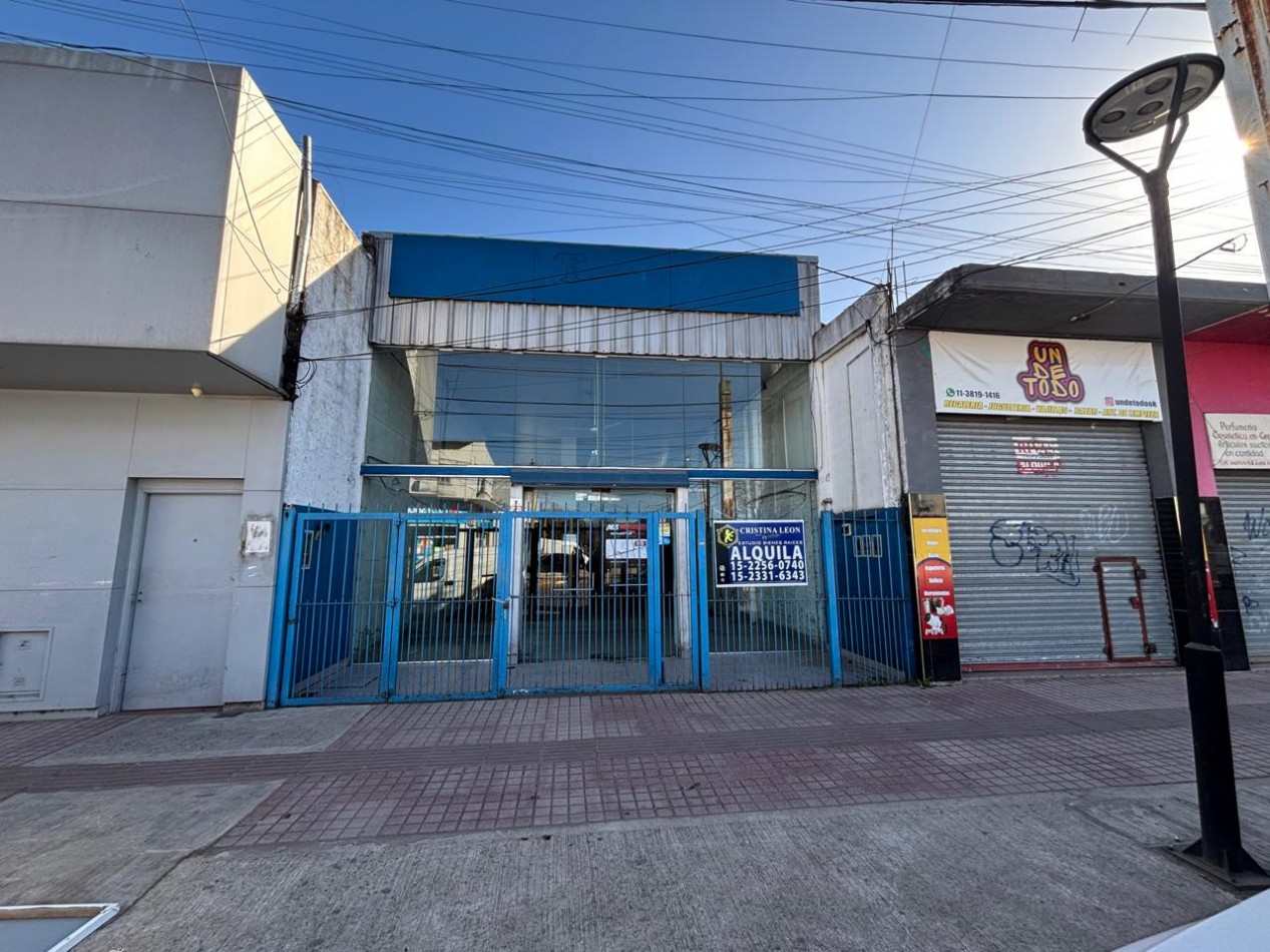 LOCAL 156 M2 C/ ENTREPISO Y DEPOSITO