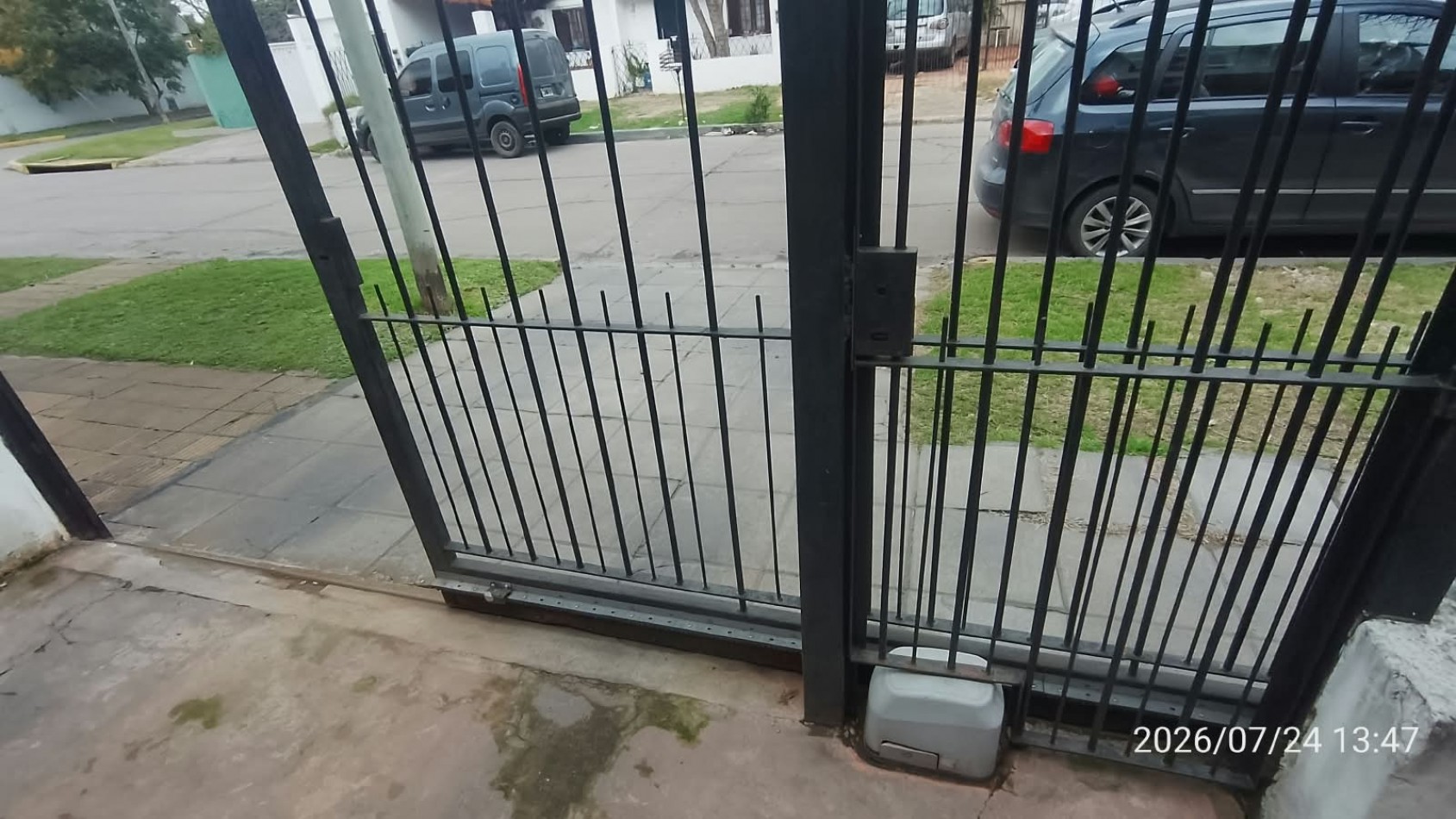 CASA 4 AMB. C/ ENTRADA AUTOS