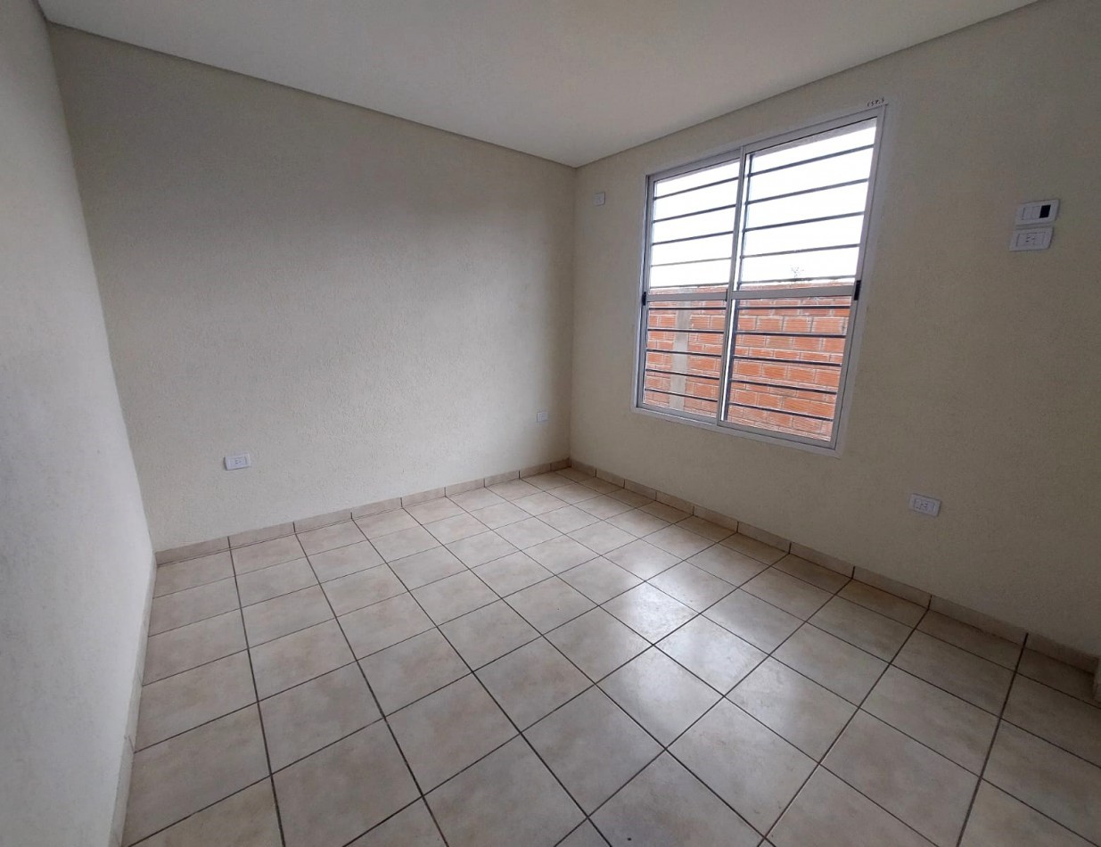 DEPARTAMENTO  2 AMB. C/ ENTRADA DE AUTO