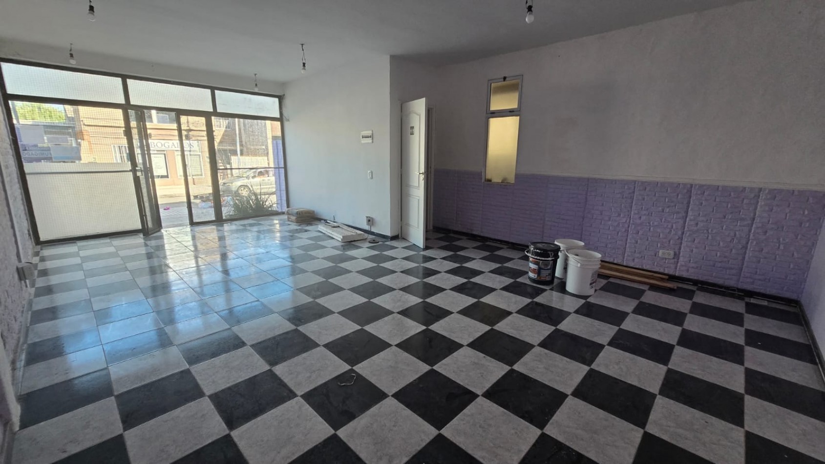LOCAL 70 M2