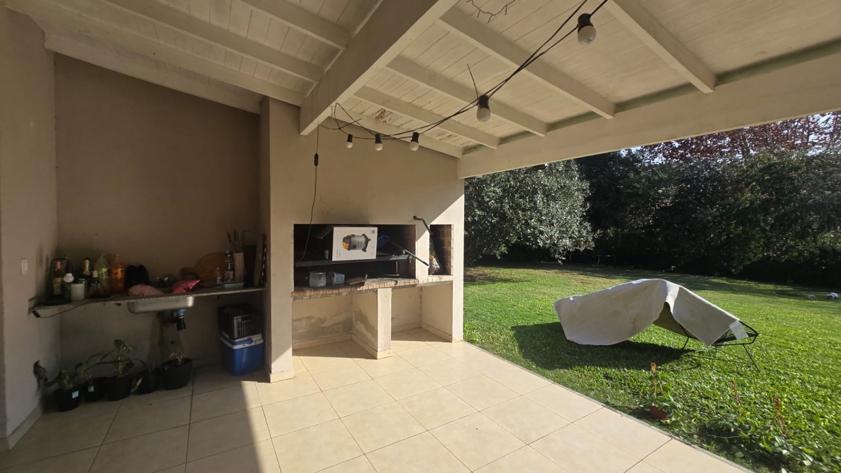 CASA 4 AMB. C/ PARQUE PISCINA QUINCHO Y ENTRADA P/ AUTOS, BARRIO EL CORTIJO