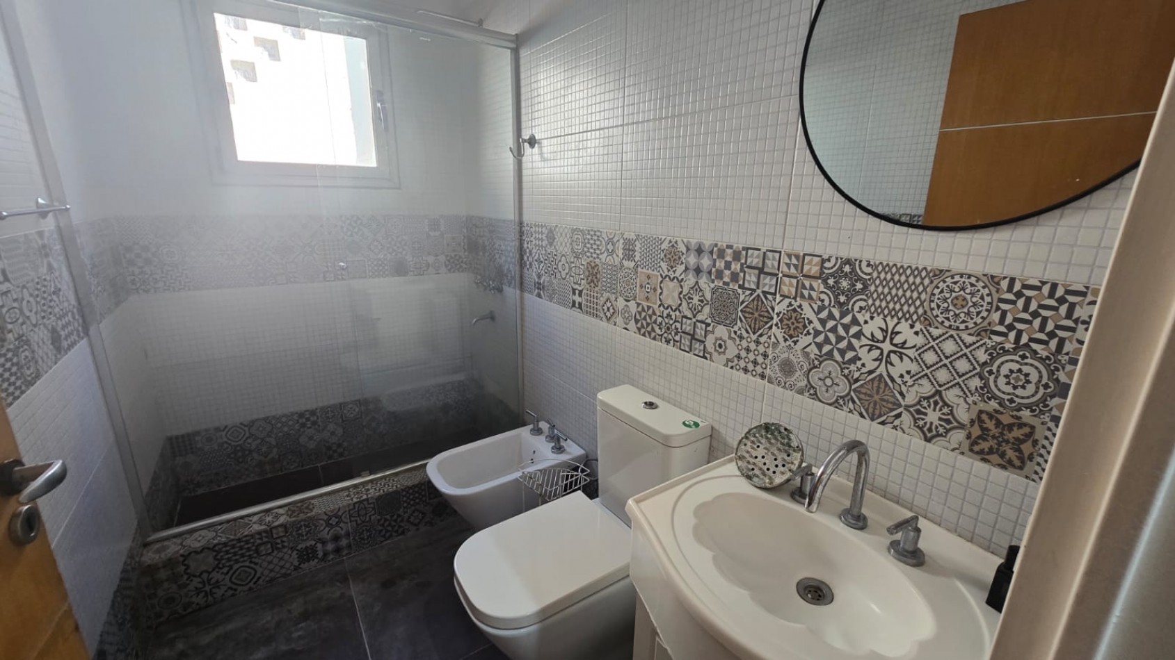 CASA 4 AMB. C/ PARQUE PISCINA QUINCHO Y ENTRADA P/ AUTOS, BARRIO EL CORTIJO