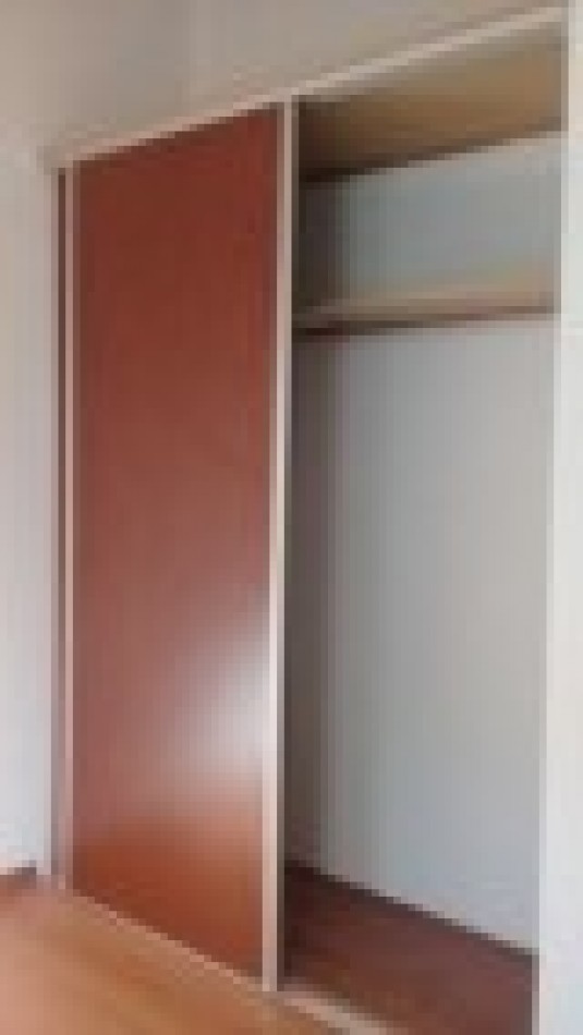 DUPLEX 3 AMB. C/FONDO LIBRE Y ENTRADA DE AUTO