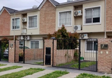DUPLEX 3 AMB. CON COCHERA Y FONDO LIBRE