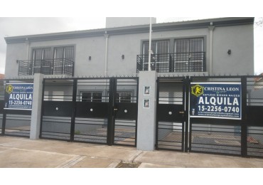 DUPLEX 3 AMB.  C/PATIO Y ENTRADA DE AUTO