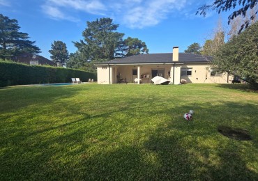 CASA 4 AMB. C/ PISCINA PARQUE QUINCHO Y ENTRADA AUTOS, BARRIO CERRADO 